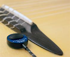Schertler - Dyn-G-P48 Microphone for Guitar mounted